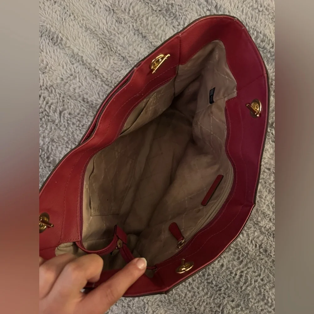 MICHAEL KORS Jet Set Large Red Shoulder Bag - Picture 5 of 14